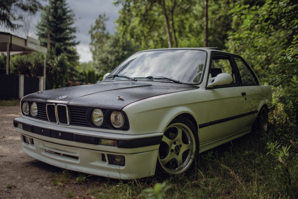 Kasprowicz Garage realizacja — biały BMW E30 M-tech