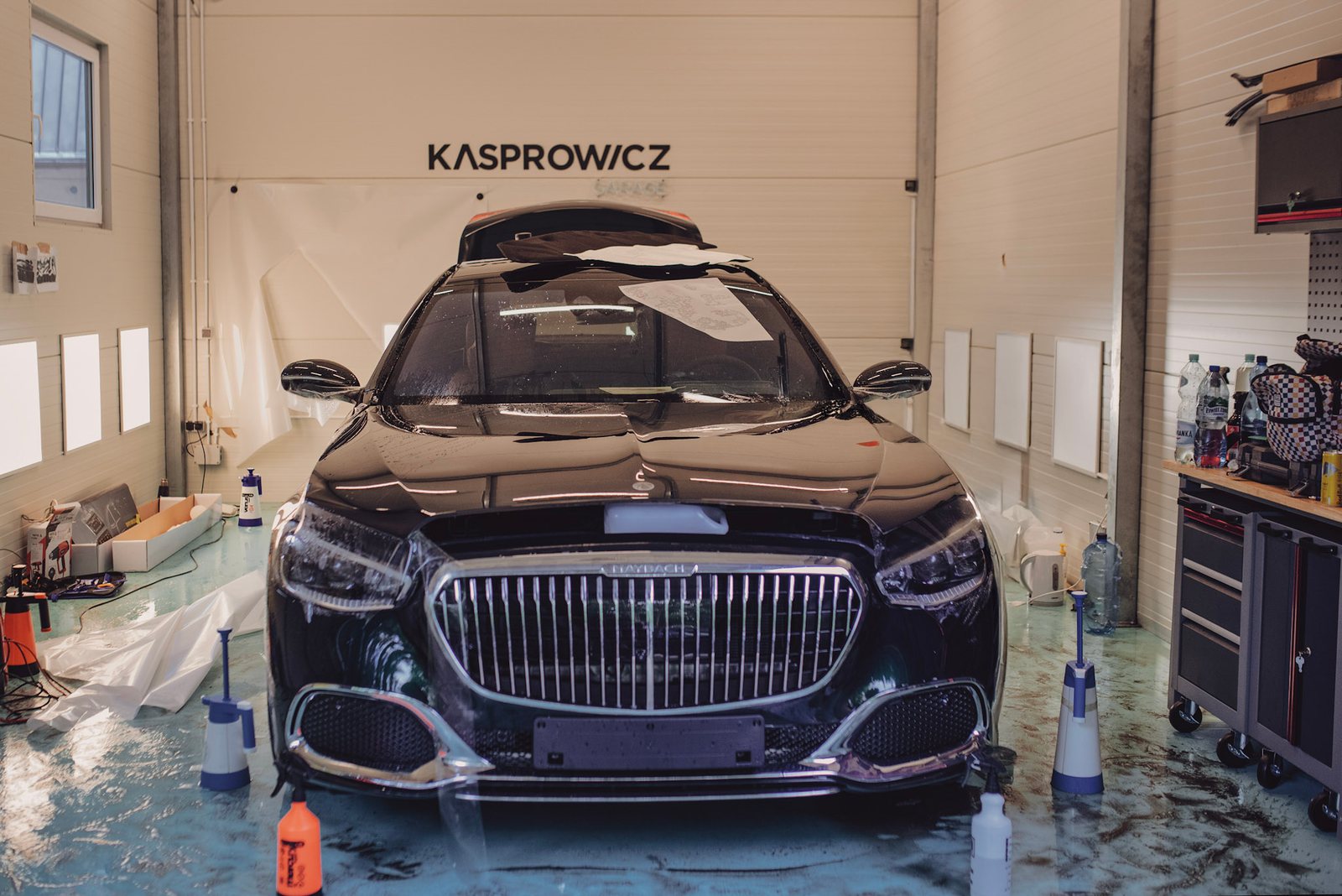Front auta premium przygotowany do zabezpieczenia folią PPF