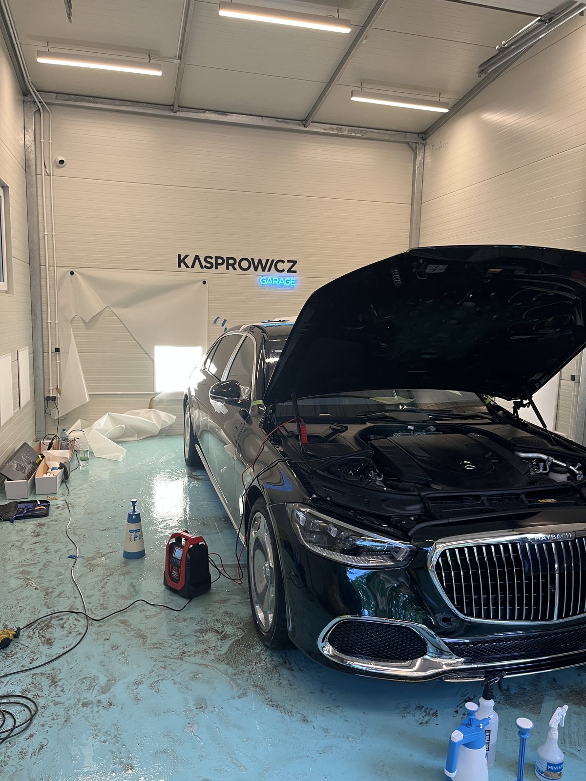 Maybach przygotowany do pełnego zabezpieczenia folią PPF