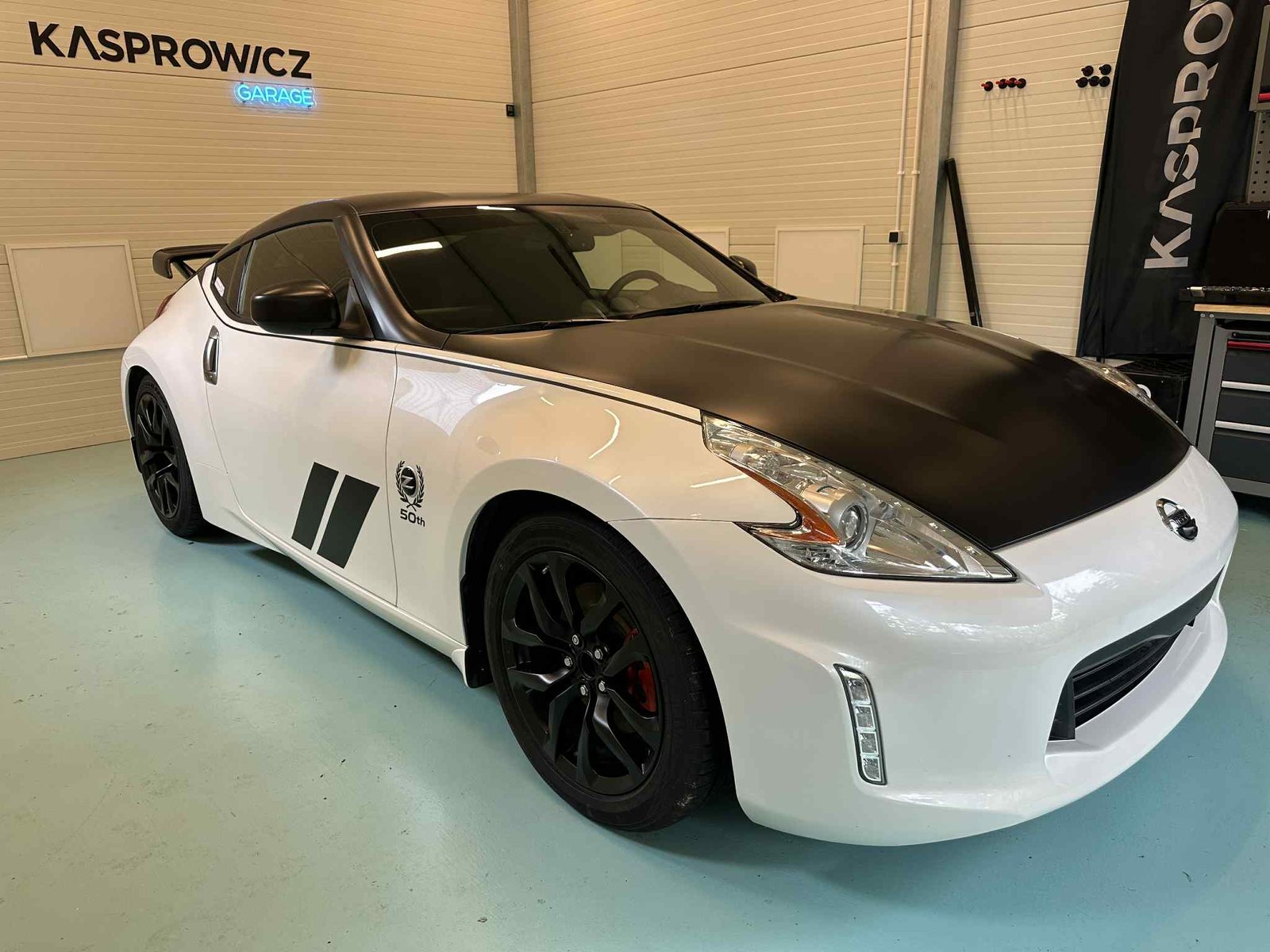 Nissan 370Z po tuningu wizualnym i zmianie wyglądu maski